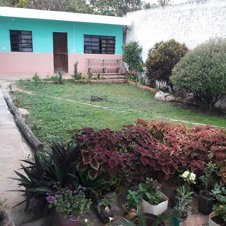 Hostal Y Temazcal Guemez Чичен-Іца Екстер'єр фото